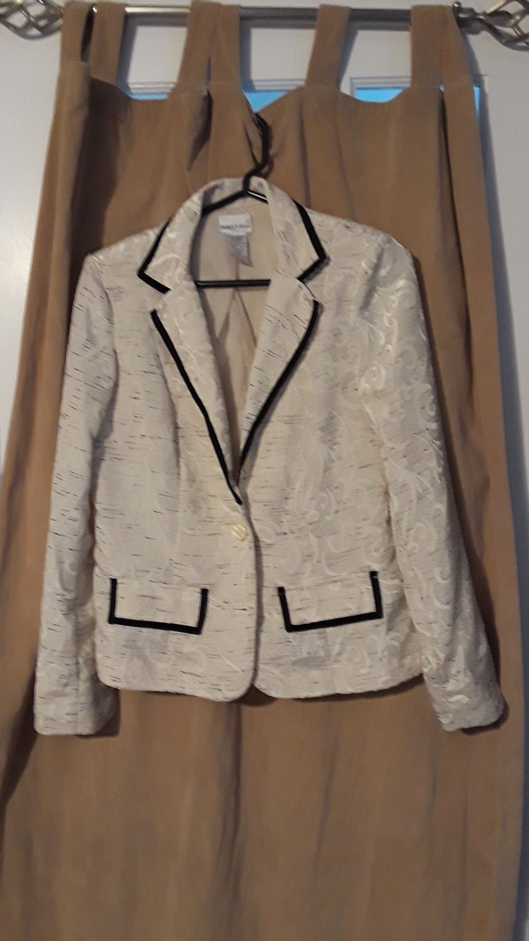 Ladies suit (price break!)