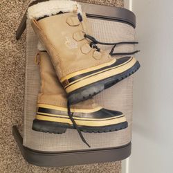 Sorel Caribou  Womens Size 5