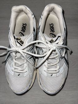 ASICS 1130 Gel Size 6.5Y