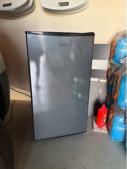 Mini fridge