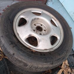 5 Lugs Rims And Tires Together 