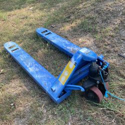 Hand Hydraulic Pallet Truck  Need Repair 