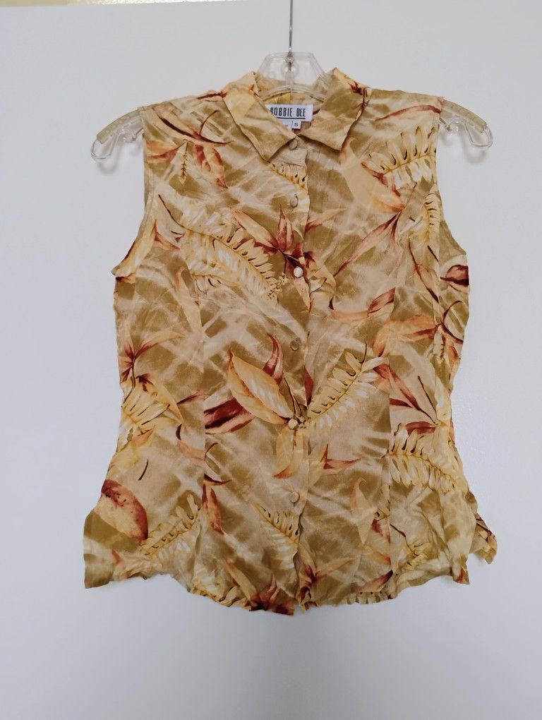 Robbie Bee button down blouse no sleeve