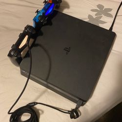 PS4 And 4 Controllers 