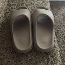 Yeezy Slides