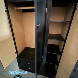 Black Jumbo Ropero With Drawers