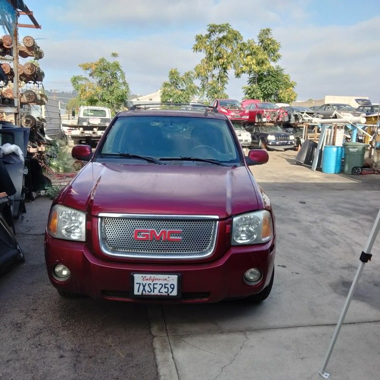 2006 GMC Envoy Denali For Parts 