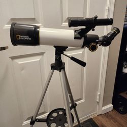 National Geographic Sky View 70 - 70mm Refractor Telescope with Panhandle Mount