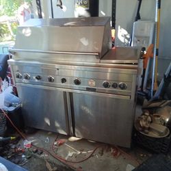 Lynx  Barbeque Grill  With Propane Full