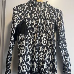 Lulu  Lemon  Half Zip Windbreaker 