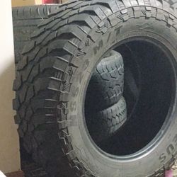 M/T 37x13.50R20 LT