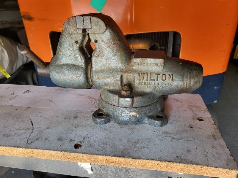 Wilton 3-1/2" Bench Vise Pipe Jaws Combo Vice