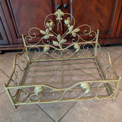 Fancy gold metal dog bed cat princess prince