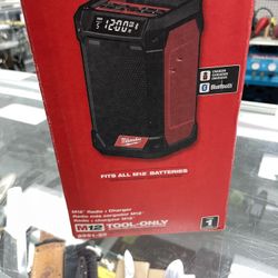 New M12 Milwaukee radio 149703-2 