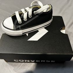 Brand New Converse Chuck Taylor’s Shoes Toddler Size 5