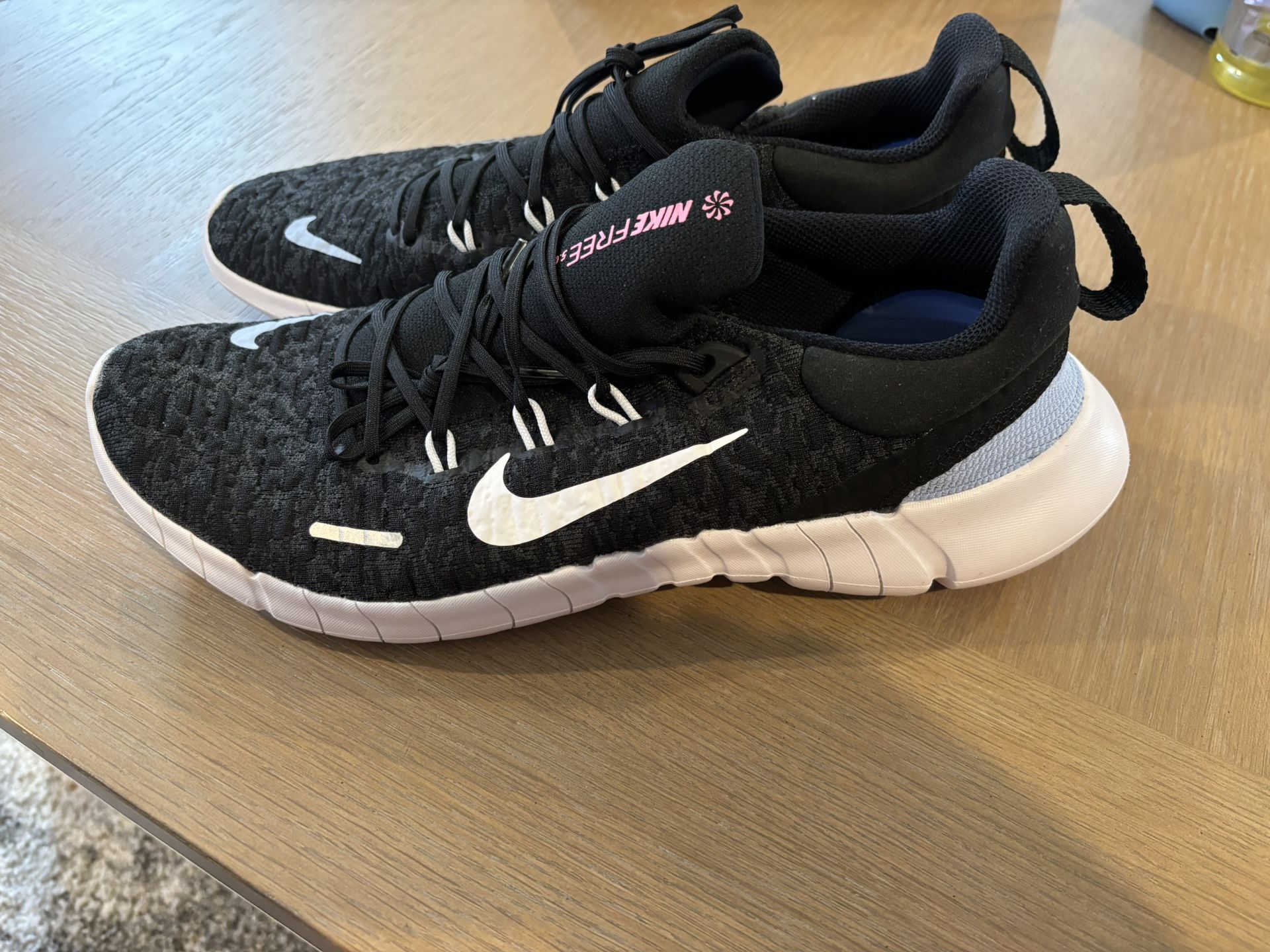 Men’s Nike Free Run Shoes 10.5