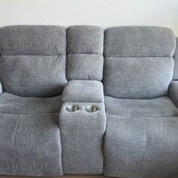 Broyhill Power Recliner Loveseat