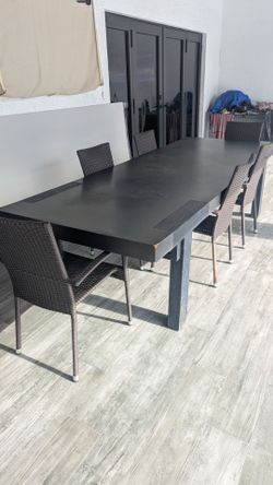 Free-Gratis Large dining table
