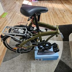 Citizen Folding Bike. Electric Keyboard, Pittsburgh Low Profile Jack,  Bike (With Helmet)