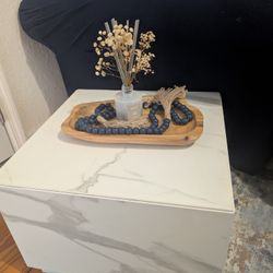 Modern Faux Marble Accent Table – Small Space And Apartment Friendly 