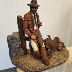 Cool Western Motif Sculpture