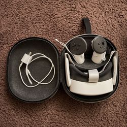 Meta Quest 3S with Compact Carrying Case
