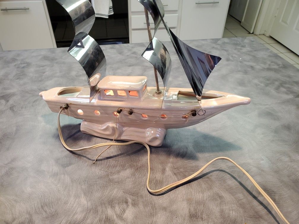 Sailboat lamp