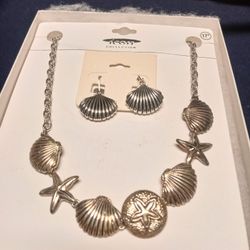 PRICE DROP!! NEW STARFISH AND SEASHELLS NECKLACE WITH EARRINGS SET 