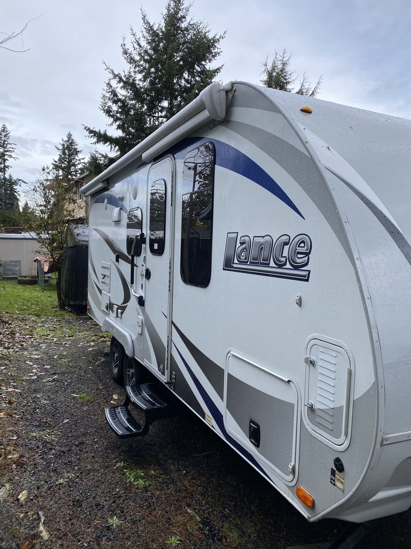 2019 Lance 1085 travel trailer