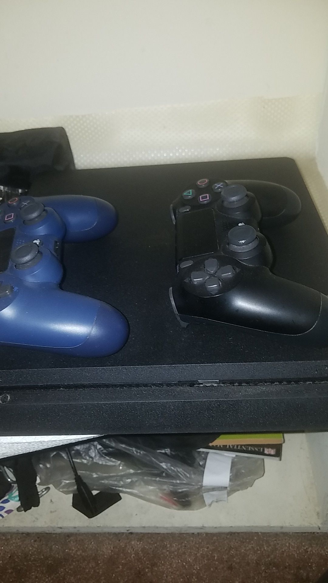 Slightly used ps4 1tb with all cables and accessories