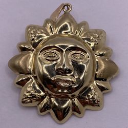10kt Gold sun pendant - 6.03g