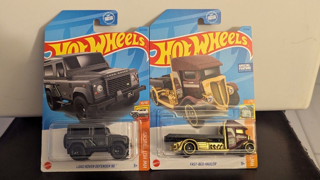 Hot Wheels Land Rover, Fast -Bed Hauler.