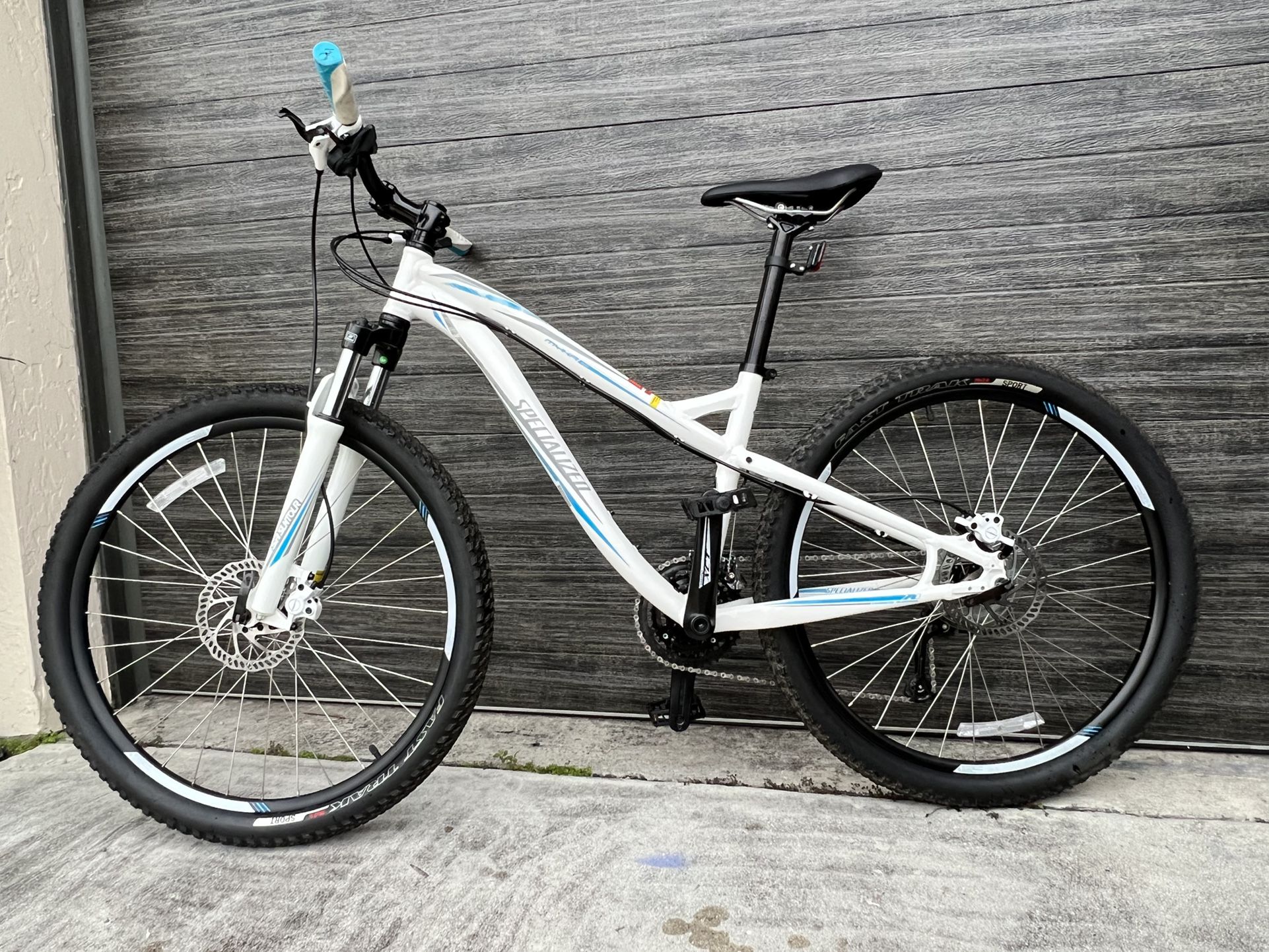 Specialized Myka Mountain Bike Small/15 for Sale in Boca Raton, FL