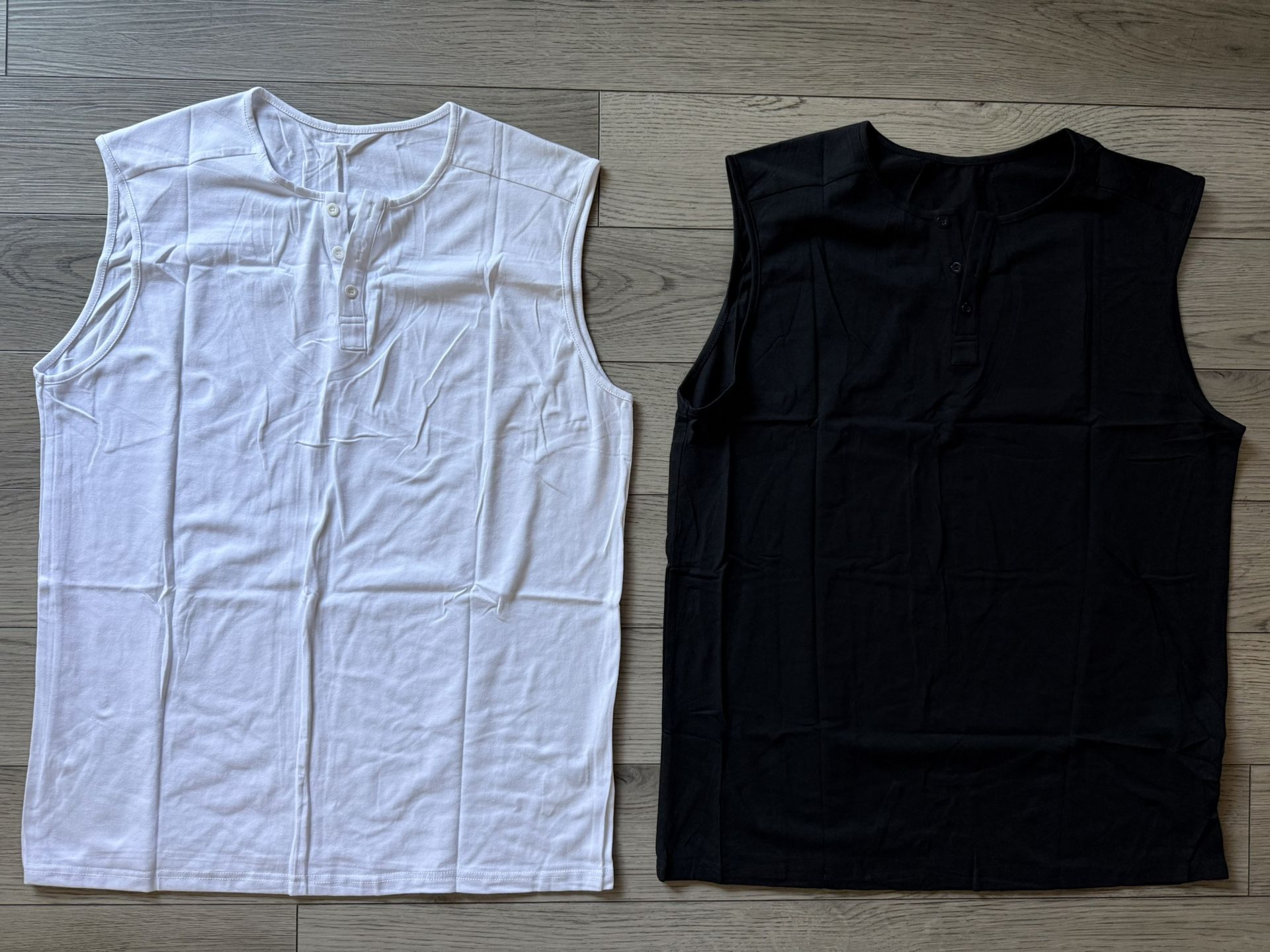 NEW-Men’s Sleeveless Muscle Shirts Large