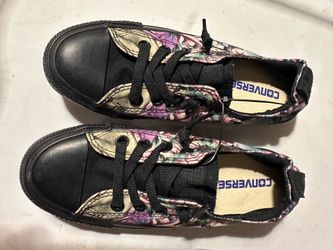Converse Floral Watercolor Print - size 6