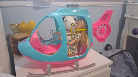 Barbie Travel Pink & Blue Helicopter w/Barbie 