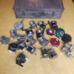 Lot of 23 Vintage/Antique Fishing Reels