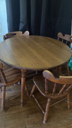 Round Wood Dining Table with 4 Chairs