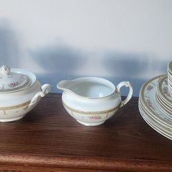 Johnson Bros England Vintage Mercer Fine China Dishes, 