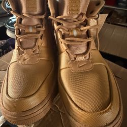 Nike Size 9.5