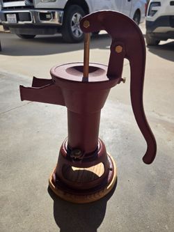 Cast iron hand pitcher water pump