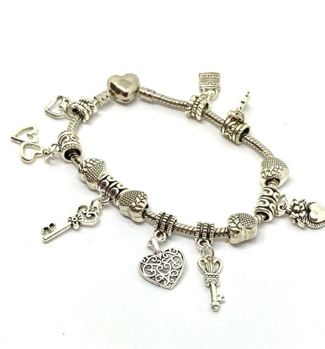 Sterling Heart Clasp Heart & Key Charm Bracelet by Oriel Beauty