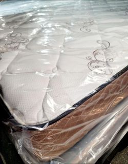 Brand New  !! Queen set  $199 (( Mattress And Box Spring  ))