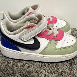 Nike Sneakers Toddler Size 7c- No Tie