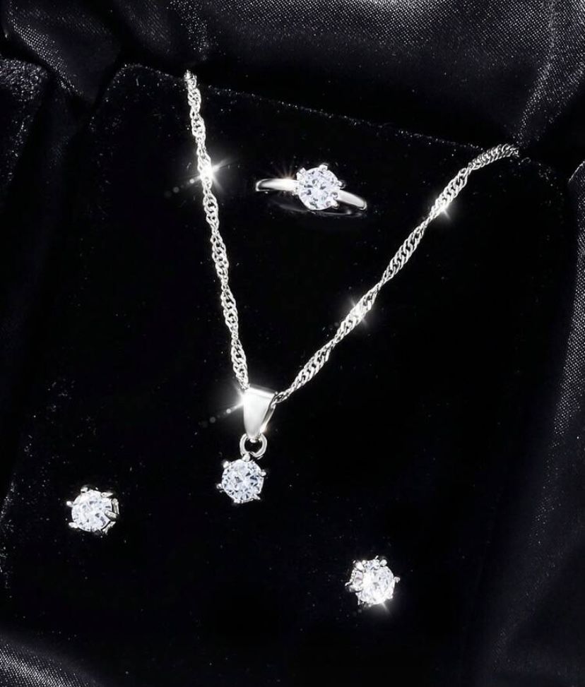 Beautiful Diamond Set