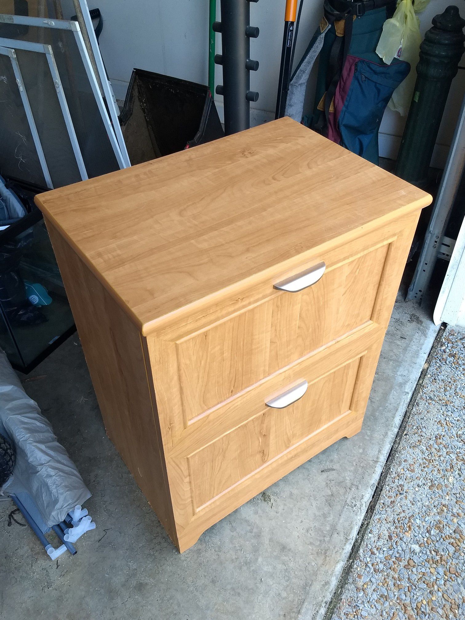 2 drawer filing cabinet 16.5" D x 23.5" W x 30"H