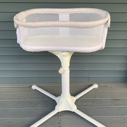 Halo Bassinest Swivel Bed Side Baby Bassinet