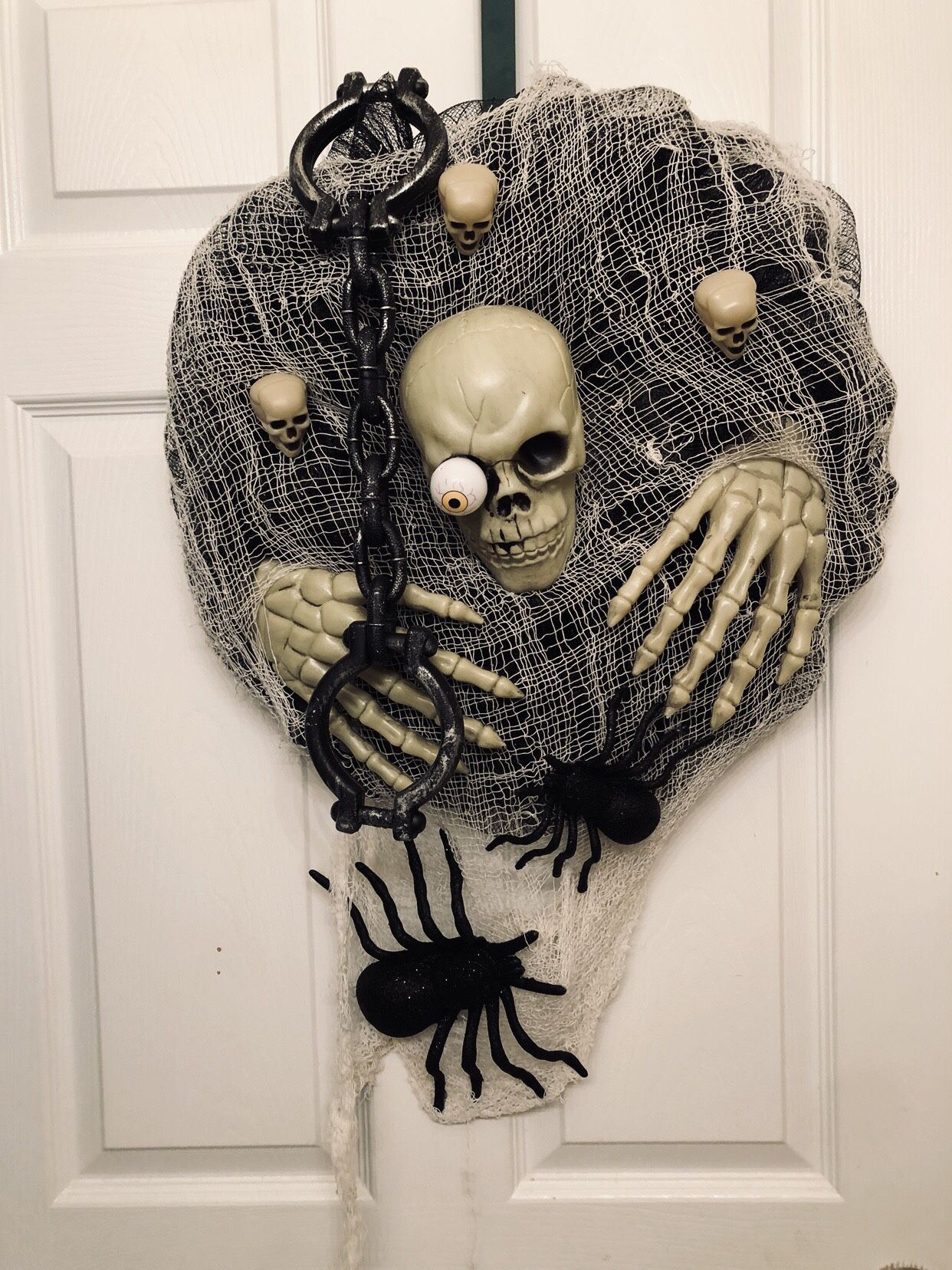 Scary Halloween decor for your home