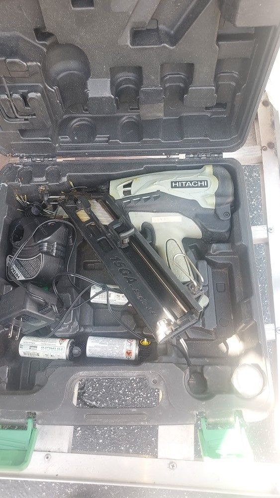 Hitachi Gas Powered Finish Nailer