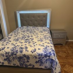 Full Size Bed 